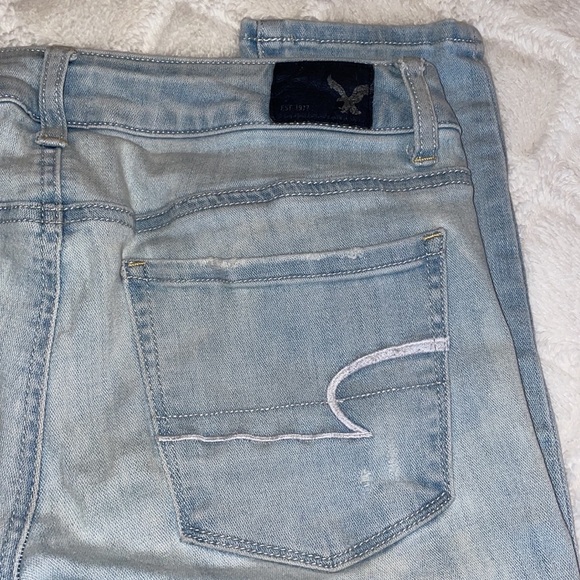 4 reg American Eagle light blue skinny destroyer - Picture 9 of 12